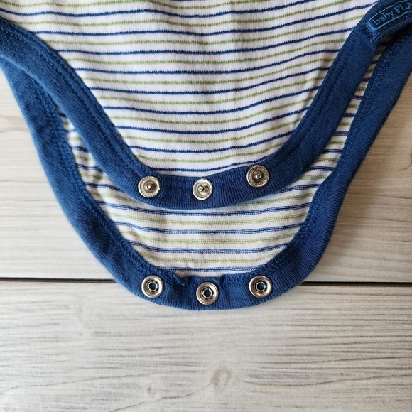 Children's place Little brother onesie size 3-6 mo - Picture 4 of 11